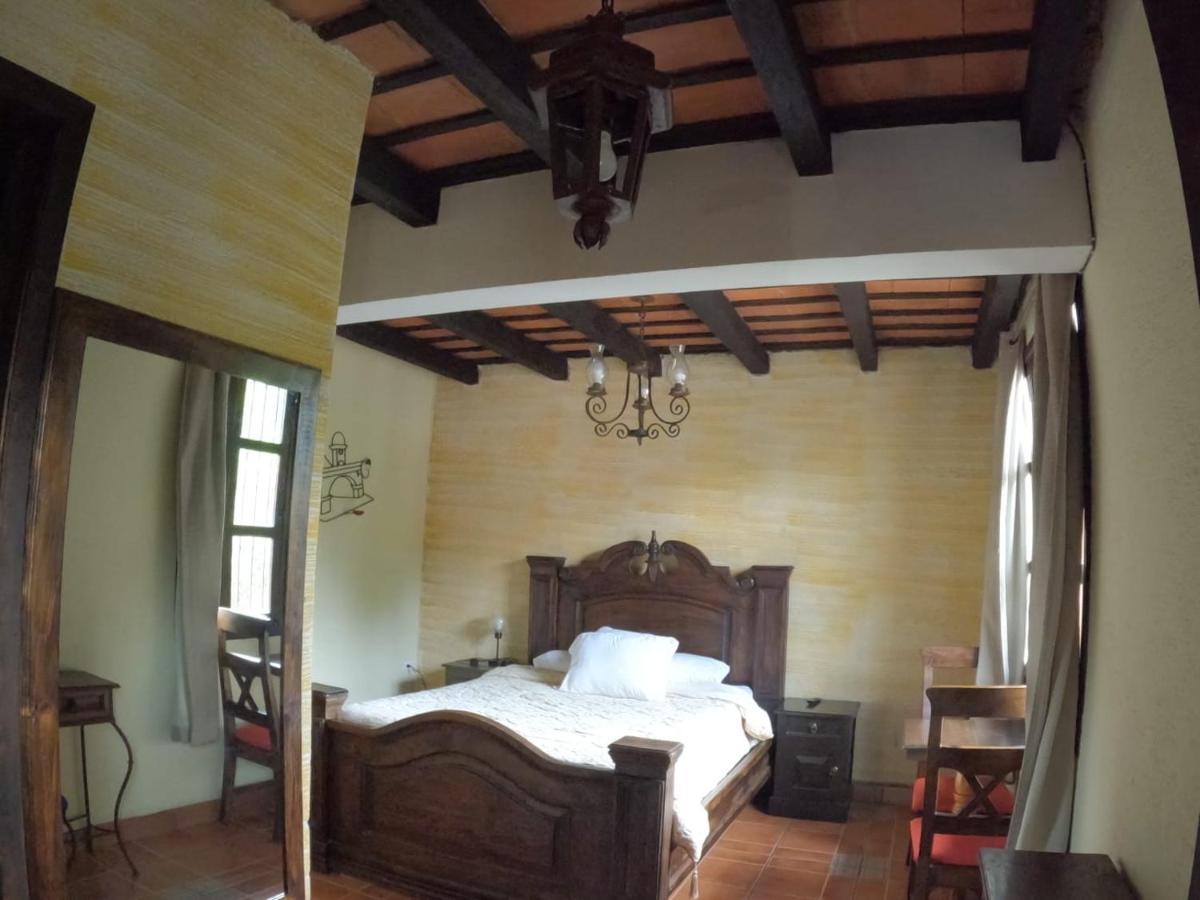 Hotel El Mirador Anexo 1 Santa Lucia Milpas Altas Quarto foto