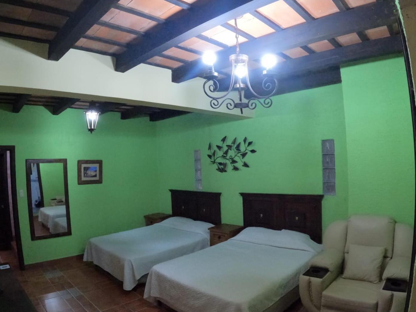 Hotel El Mirador Anexo 1 Santa Lucia Milpas Altas Quarto foto