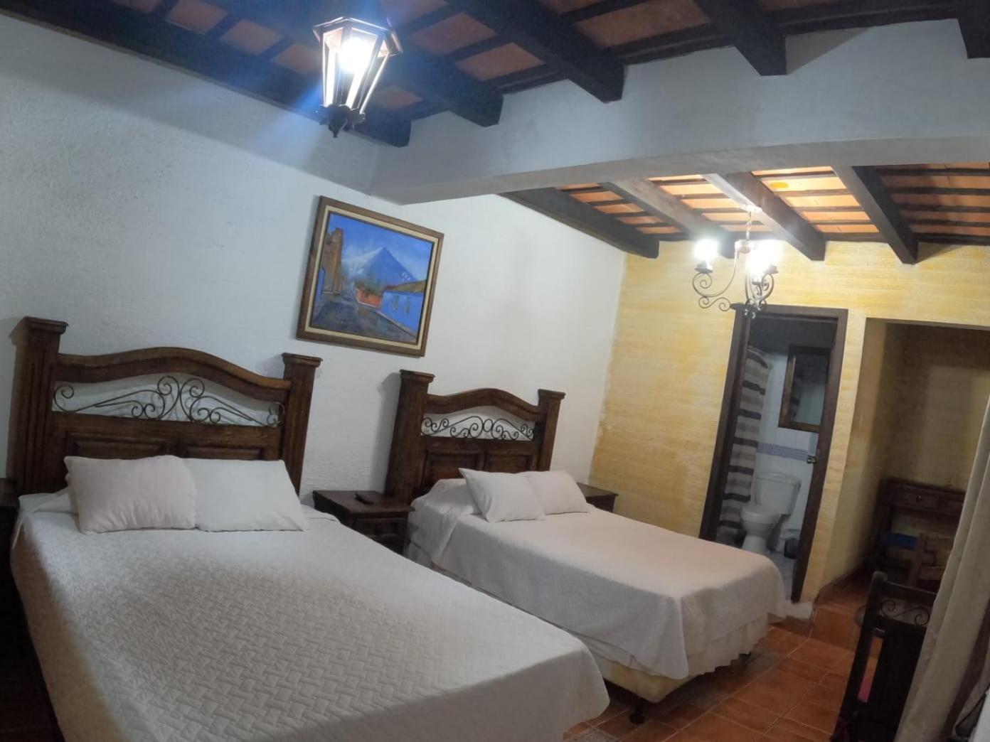 Hotel El Mirador Anexo 1 Santa Lucia Milpas Altas Quarto foto