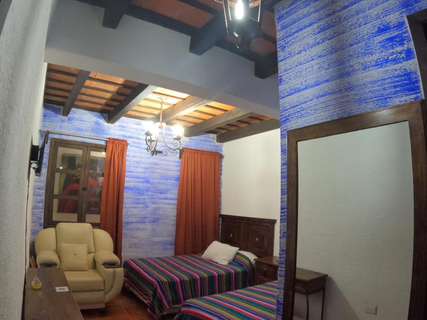 Hotel El Mirador Anexo 1 Santa Lucia Milpas Altas Quarto foto
